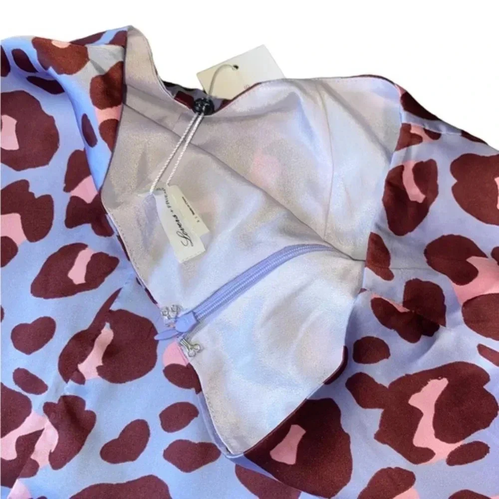 Cox Short in Leopard Print Lovers and Friends - Picture 5 of 6